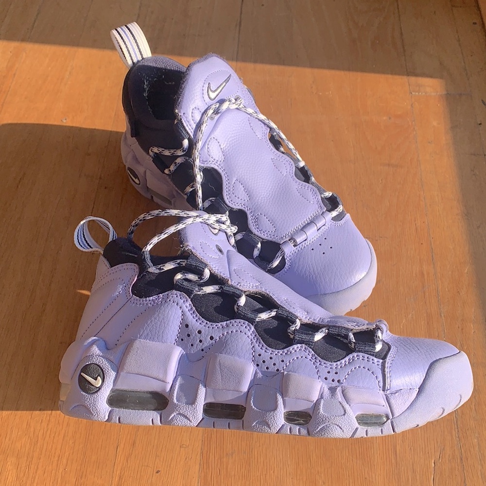 EUC Womens Nike Air More Money Sneakers